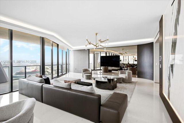 1000 Biscayne Boulevard 4102, Miami, FL 33132