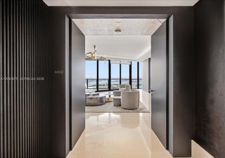1000 Biscayne Boulevard 4102, Miami, FL 33132