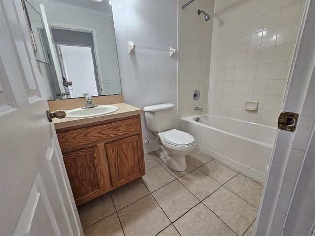 752 CRESTING OAK CIRCLE 64, Orlando, FL 32824