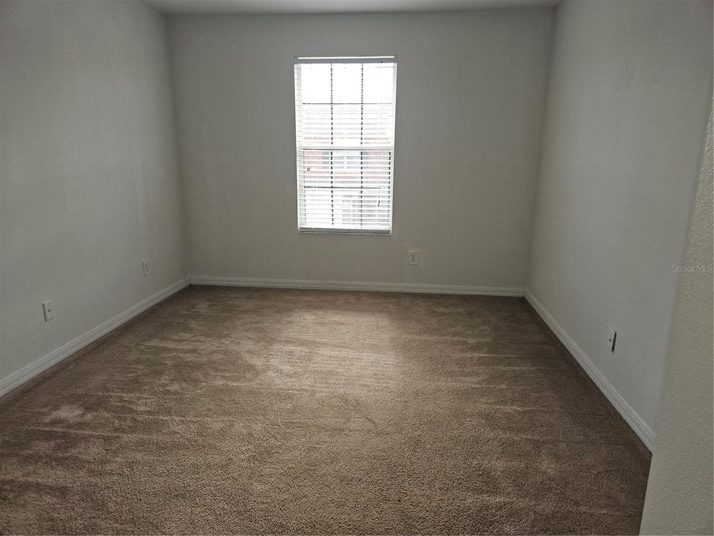 Image 19 of property listing at 752 CRESTING OAK CIRCLE 64, Orlando, FL 32824