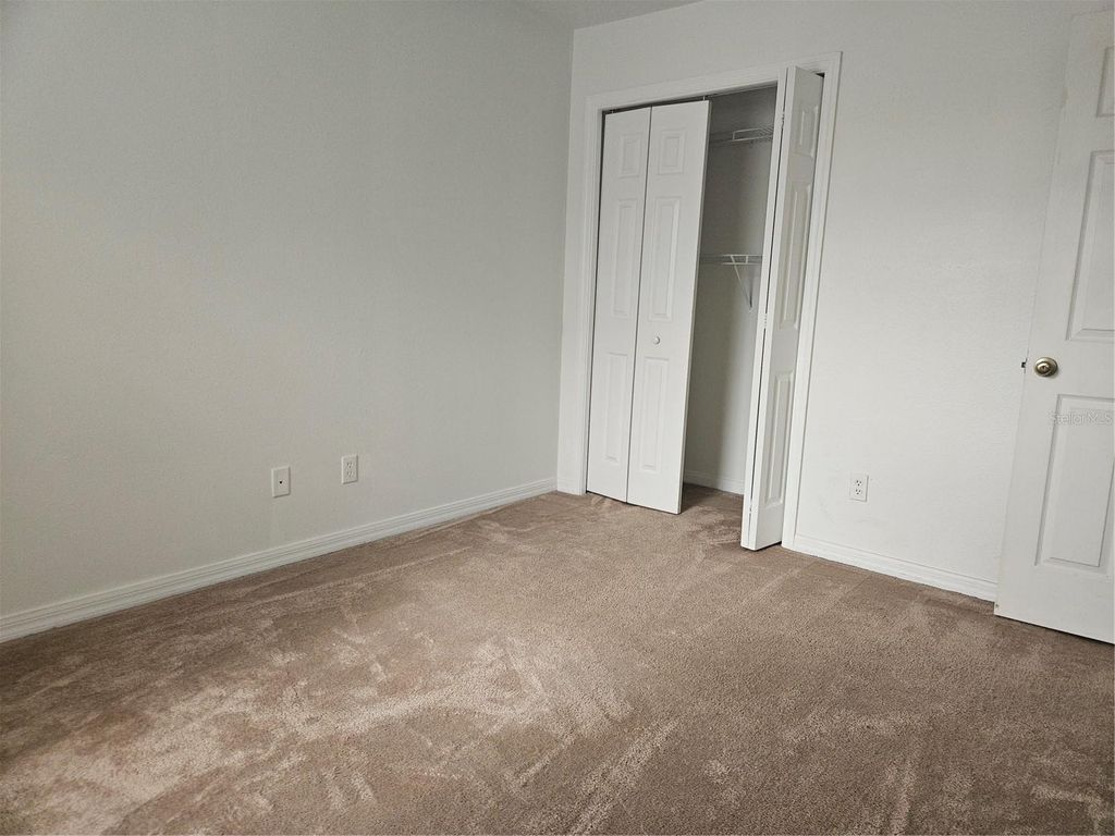 Image 23 of property listing at 752 CRESTING OAK CIRCLE 64, Orlando, FL 32824