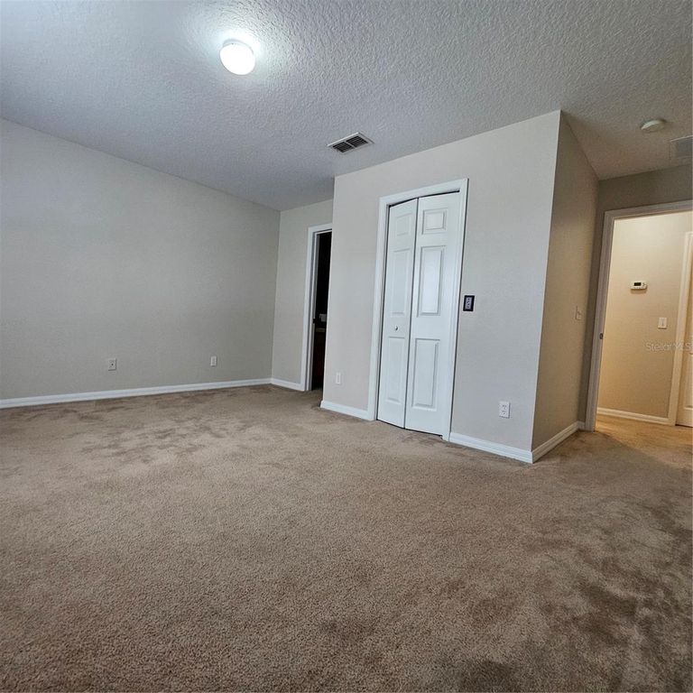 Image 36 of property listing at 752 CRESTING OAK CIRCLE 64, Orlando, FL 32824