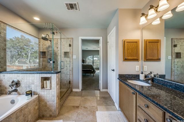 5 Summer Bluff, San Antonio, TX 78254