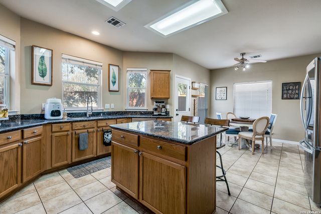 5 Summer Bluff, San Antonio, TX 78254