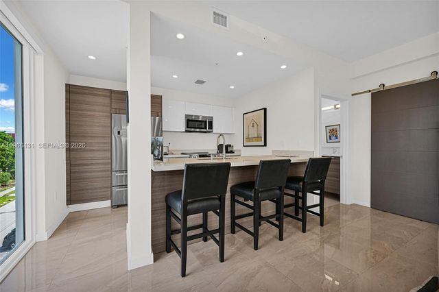 1900 SE 2nd St 301, Deerfield Beach, FL 33441