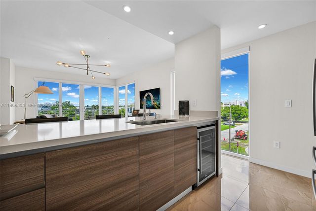 1900 SE 2nd St 301, Deerfield Beach, FL 33441