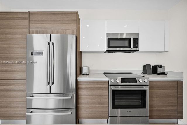 1900 SE 2nd St 301, Deerfield Beach, FL 33441