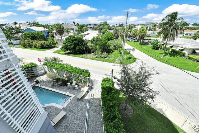 1900 SE 2nd St 301, Deerfield Beach, FL 33441