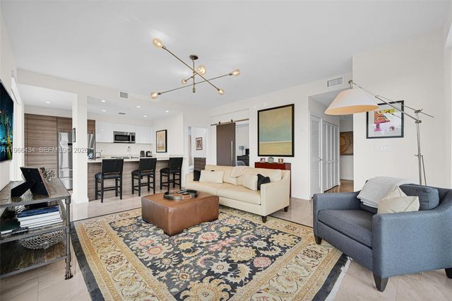 1900 SE 2nd St 301, Deerfield Beach, FL 33441