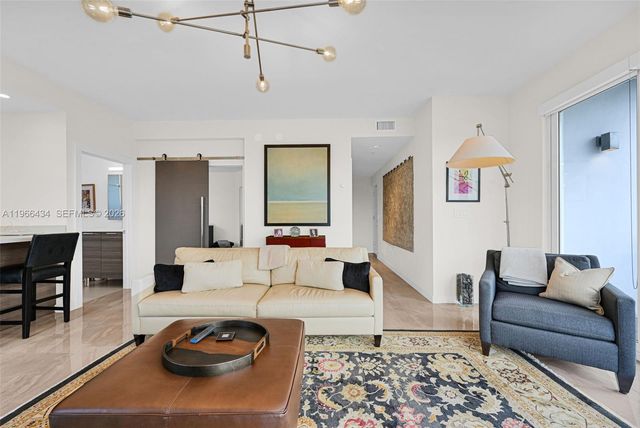 1900 SE 2nd St 301, Deerfield Beach, FL 33441