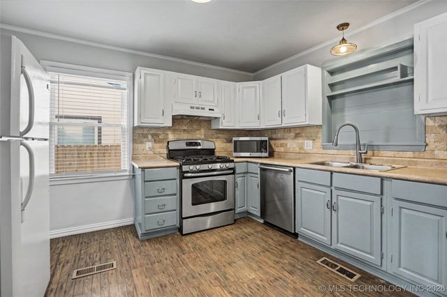 261 E 45th Court, Tulsa, OK 74105