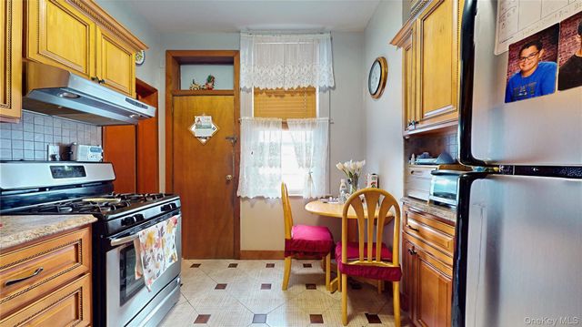 6340 60th Place, Ridgewood, NY 11385