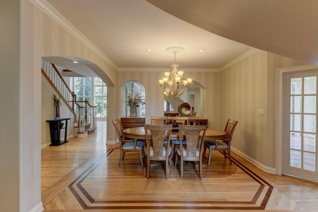 10135 Cherrywood Lane, Munster, IN 46321