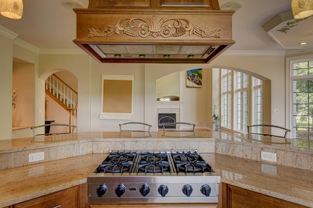 10135 Cherrywood Lane, Munster, IN 46321