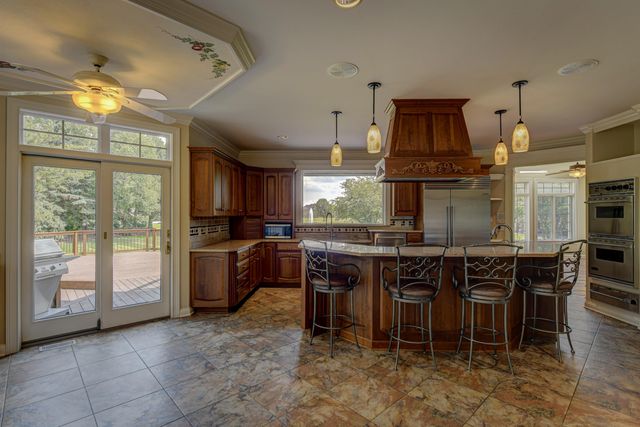 10135 Cherrywood Lane, Munster, IN 46321