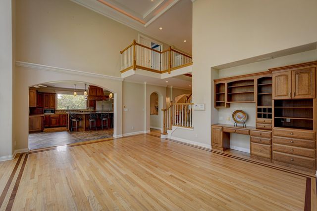 10135 Cherrywood Lane, Munster, IN 46321