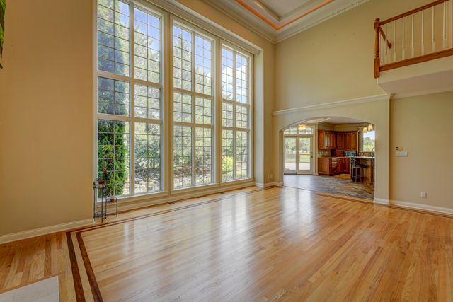 10135 Cherrywood Lane, Munster, IN 46321