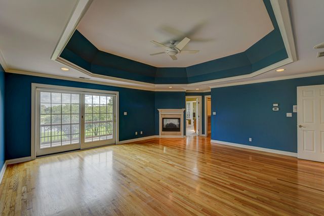 10135 Cherrywood Lane, Munster, IN 46321