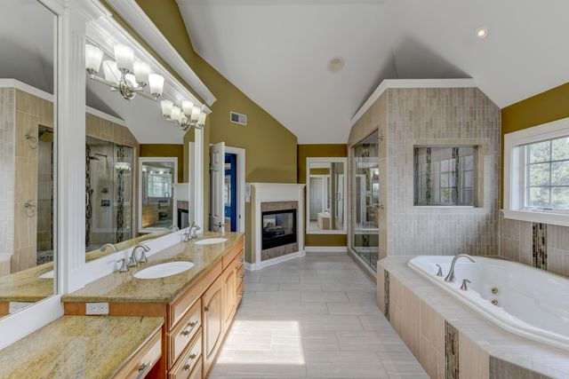 10135 Cherrywood Lane, Munster, IN 46321