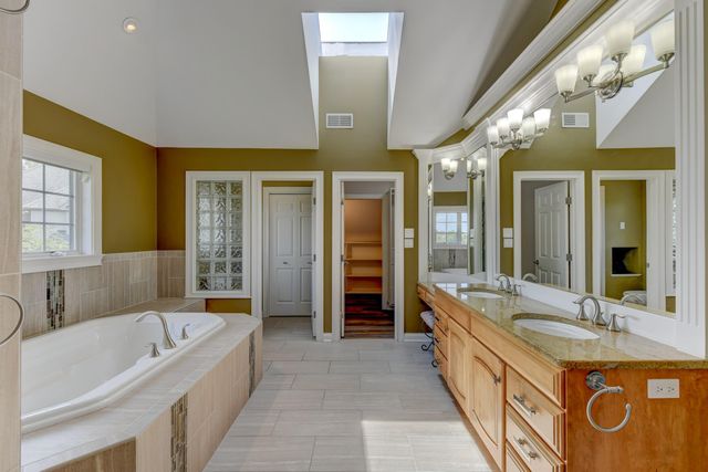 10135 Cherrywood Lane, Munster, IN 46321