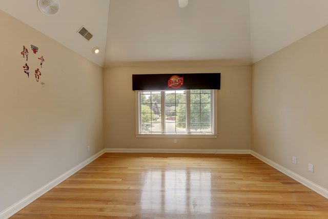 10135 Cherrywood Lane, Munster, IN 46321