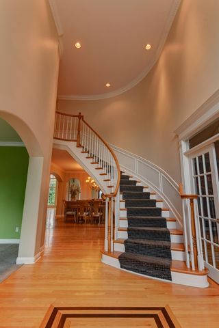 10135 Cherrywood Lane, Munster, IN 46321