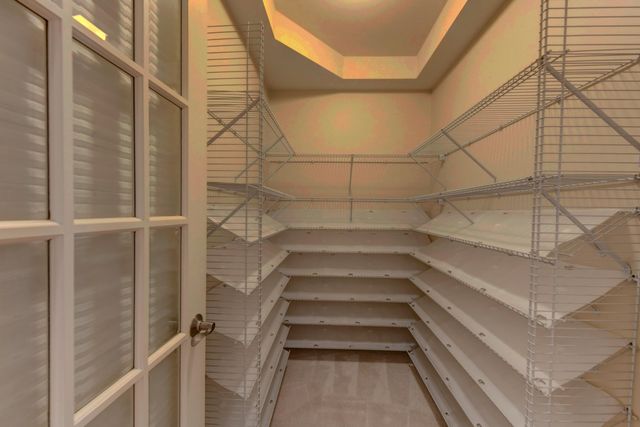 10135 Cherrywood Lane, Munster, IN 46321