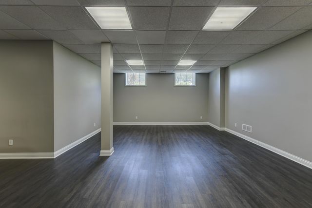 10135 Cherrywood Lane, Munster, IN 46321