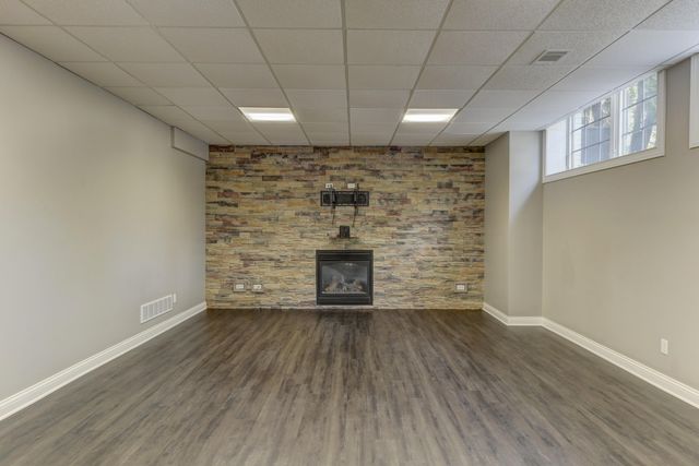 10135 Cherrywood Lane, Munster, IN 46321