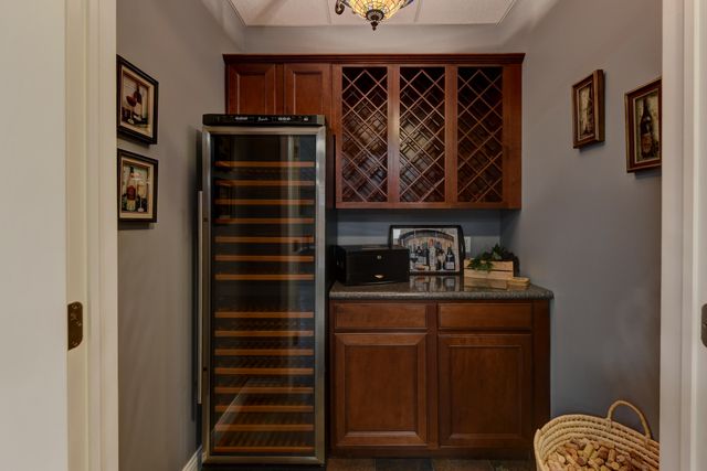 10135 Cherrywood Lane, Munster, IN 46321