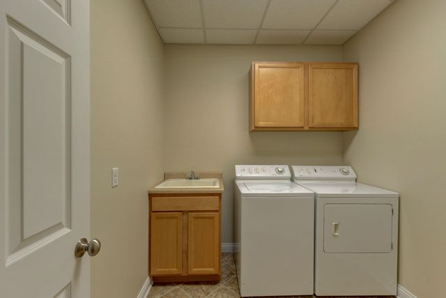 10135 Cherrywood Lane, Munster, IN 46321