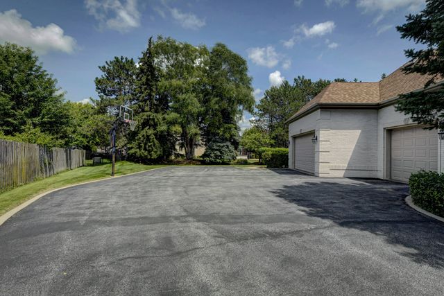 10135 Cherrywood Lane, Munster, IN 46321