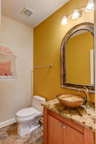 10135 Cherrywood Lane, Munster, IN 46321