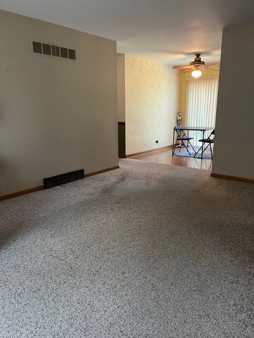 480 Martin Drive, South Elgin, IL 60177