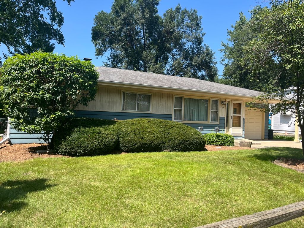 480 Martin Drive, South Elgin, IL 60177