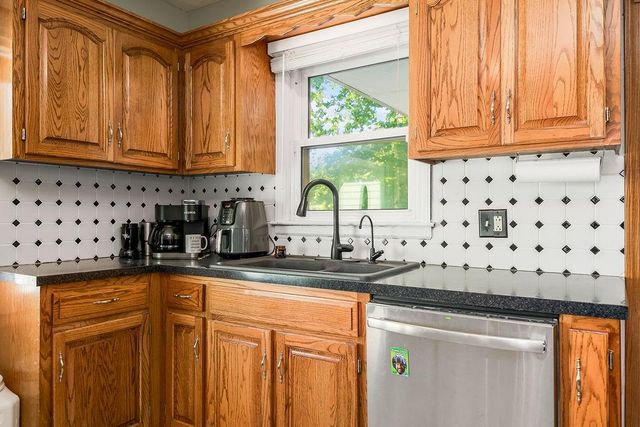 3526 N River Boulevard, Sugar Creek, MO 64050