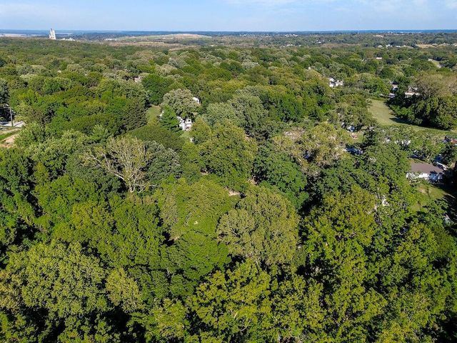 3526 N River Boulevard, Sugar Creek, MO 64050