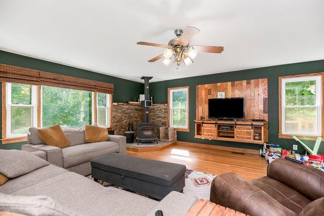 3526 N River Boulevard, Sugar Creek, MO 64050