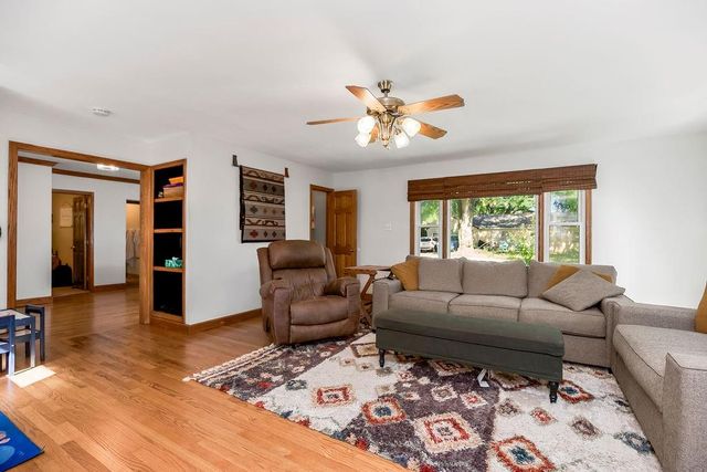 3526 N River Boulevard, Sugar Creek, MO 64050