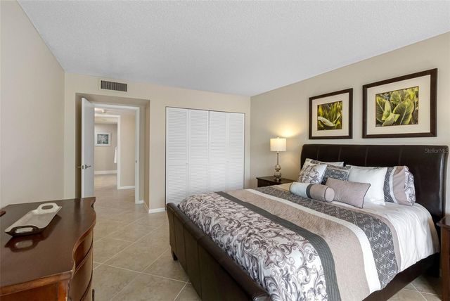 100 OAKMONT LANE 203, Belleair, FL 33756