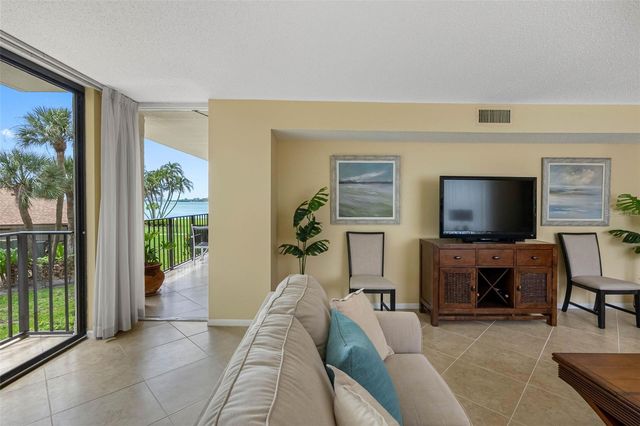 100 OAKMONT LANE 203, Belleair, FL 33756