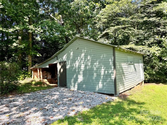 201 Barnes Lane, Stony Point, NC 28678