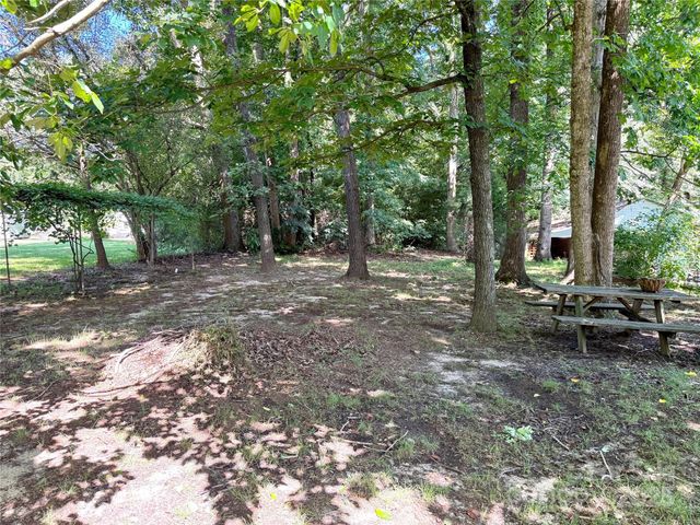 201 Barnes Lane, Stony Point, NC 28678