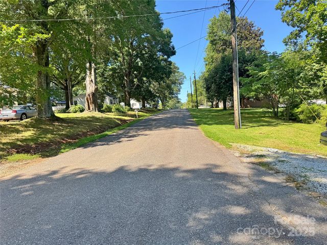 201 Barnes Lane, Stony Point, NC 28678