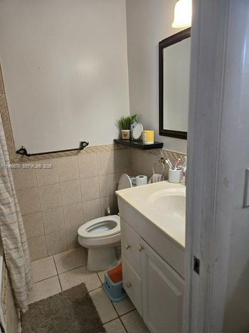 3320 Simms St, Hollywood, FL 33021