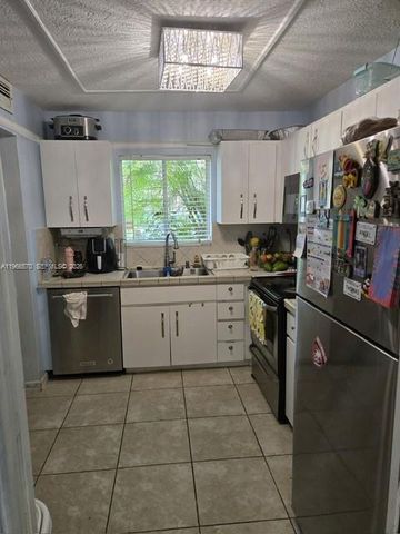 3320 Simms St, Hollywood, FL 33021