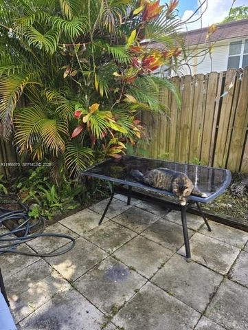 3320 Simms St, Hollywood, FL 33021