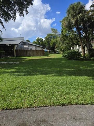 3320 Simms St, Hollywood, FL 33021