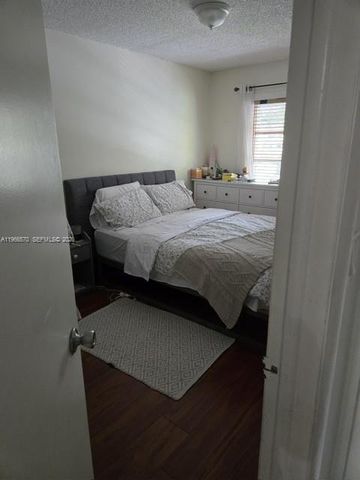 3320 Simms St, Hollywood, FL 33021