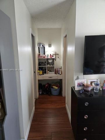 3320 Simms St, Hollywood, FL 33021